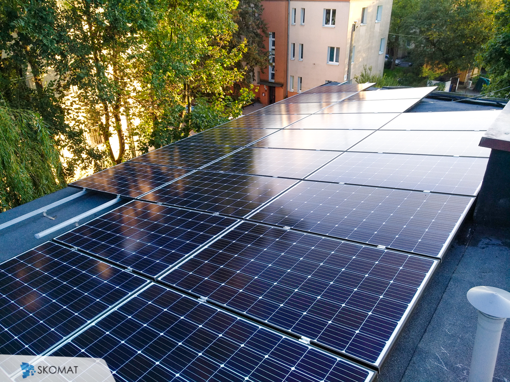 Instalacja Fotowoltaiczna na dachu bloku wielorodzinnego, realizacja w Krakowie