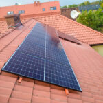 Instalacja Fotowoltaiczna na dachu bloku wielorodzinnego, realizacja w Krakowie