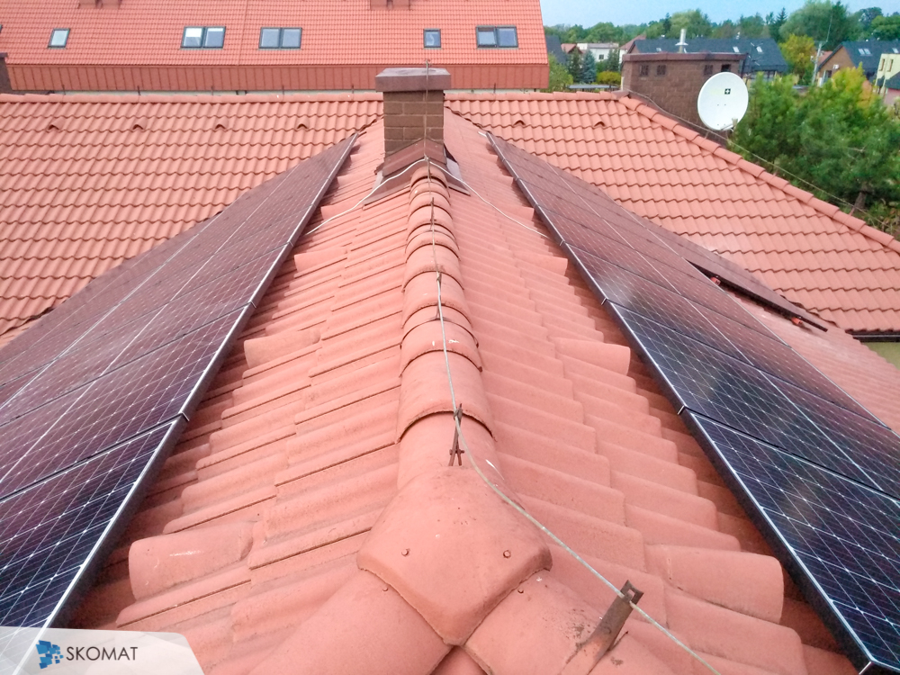 Dach domu jednorodzinnego, fotowoltaika kraków