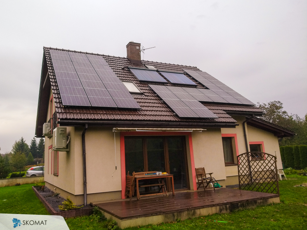 realizacja instalacji fotowoltaiczna na dachu domu w Dziekanowicach