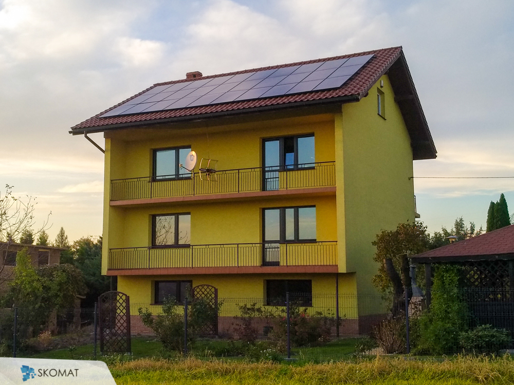 realizacja instalacji fotowoltaiczna na dachu domu wielorodzinnego w Sosnowicu