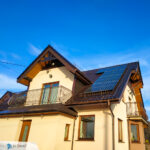 Fotowoltaika w Wysoka instalacja na dachu domu jednorodzinnego