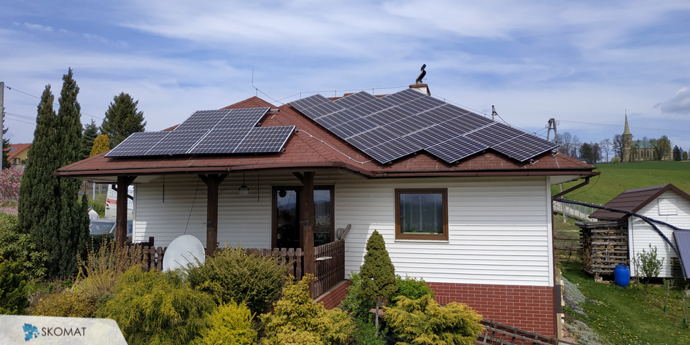 Fotowoltaika w Okocimie montaż instalacji fotowoltaicznej na dachu domu jednorodzinnego