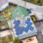 Instalacja fotowoltaiczna na dachu budynku realizacja w Krakowie