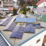 Instalacja fotowoltaiczna na dachu budynku realizacja w Krakowie