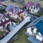 Realizacja instalacji fotowoltaicznej na dachach domów w miejscowości Wegrzce