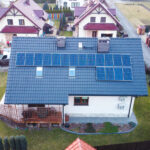 Realizacja instalacji fotowoltaicznej na dachach domów w miejscowości Wegrzce