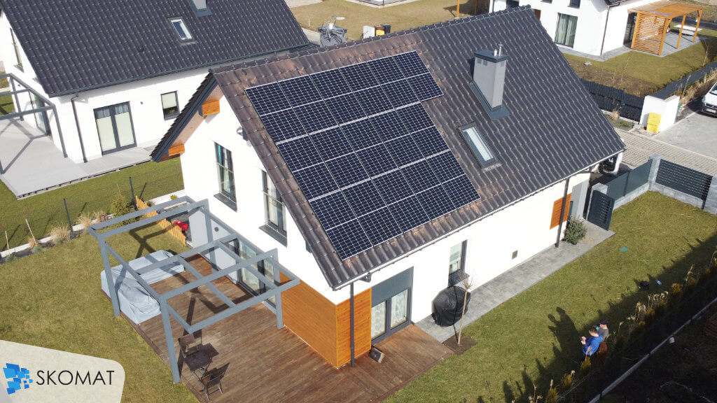 Dom jednorodzinny w Krakowie z mikro instalacją fotowoltaiczną na dachu