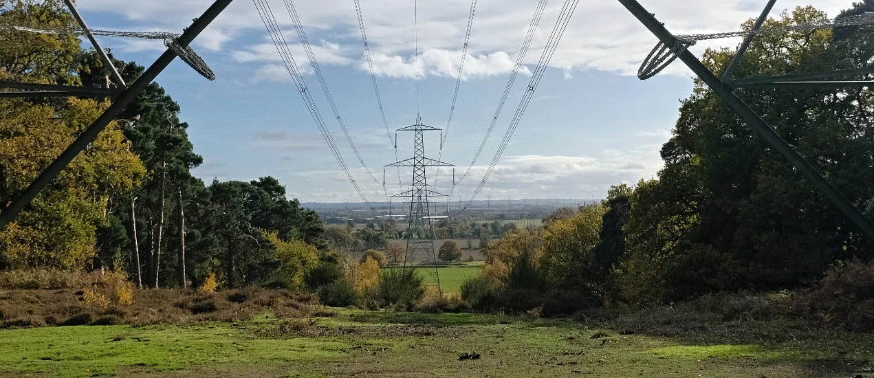 grafika do wpisu o zuzywaniu prądu w domu i w mieszkaniu