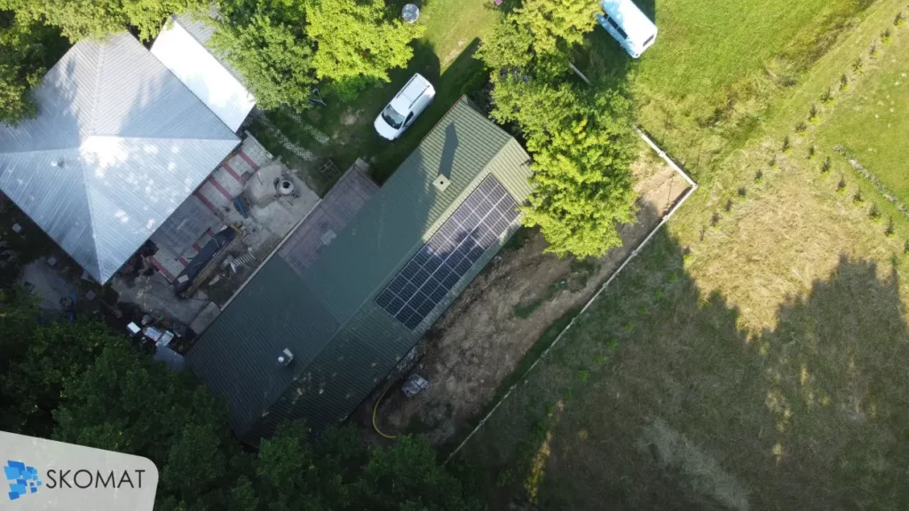 Fotowoltaika na dachu budynku realizacja biała nizna 5,76 kWp