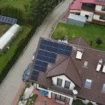 Instalacja fotowoltaiczna na dachu domu