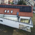 montaż instalacji fotowoltaicznej na dachu domu