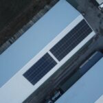 realizacja instalacji fotowoltaicznej na dachu budynku przemsyłowego w Tychach