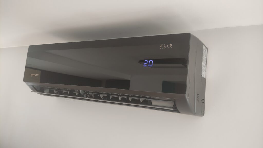 Zamontowana klimatyzacja