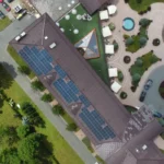 Hotel wykorzystuje energię słoneczną dzięki panelom fotowoltaicznym