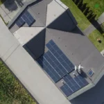 realizacja Skomta na dachu domu wielorodzinnego w Krakowie