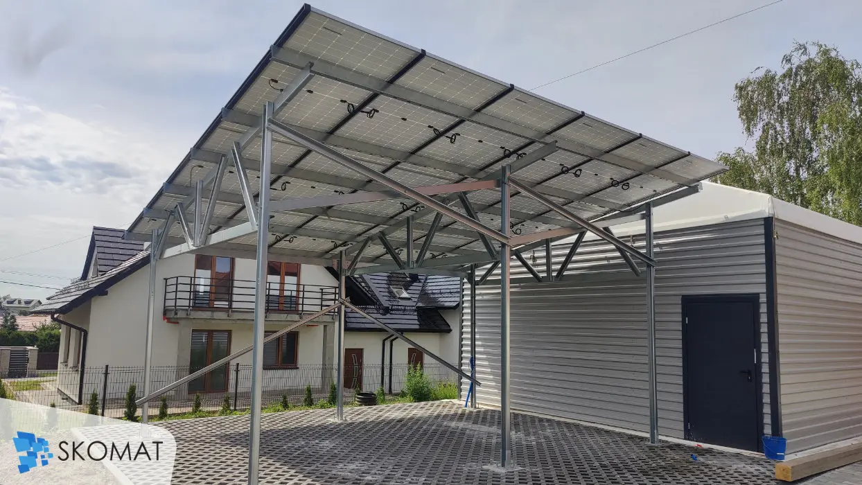 REAlizacja wiaty fotowoltaicznej w Giebultow