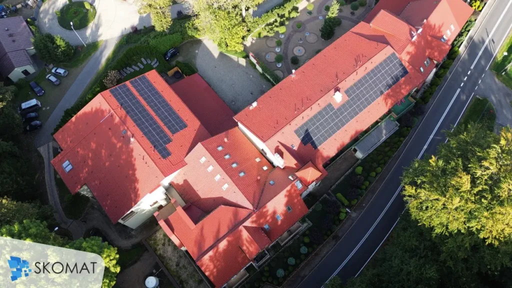 Fotowoltaika na dachu hotelu