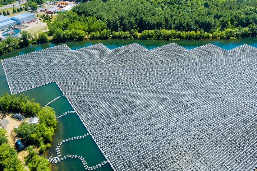 Farma fotowoltaiczna na wodzie