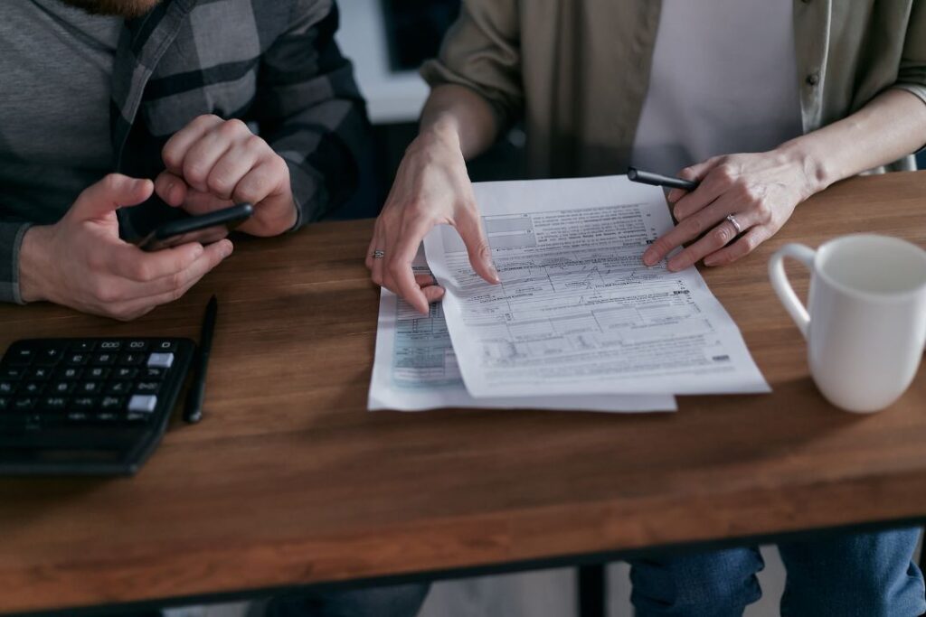 Para przygotowuje dokumenty do dochodzenia ulgi termomodernizacyjnej