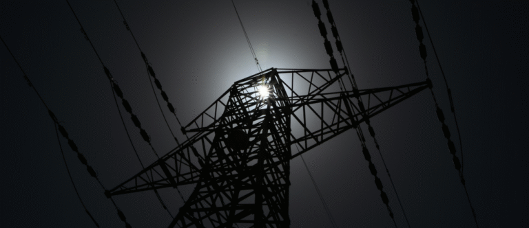 Jak instalacje OZE mogą stać się ratunkiem w czasie wojen lub klęsk żywiołowych