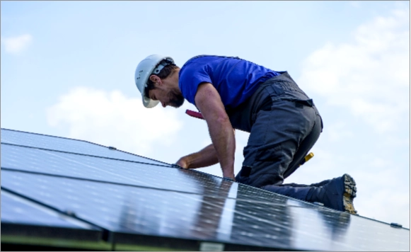 Montaż paneli fotowoltaicznych przez firmę SKOMAT